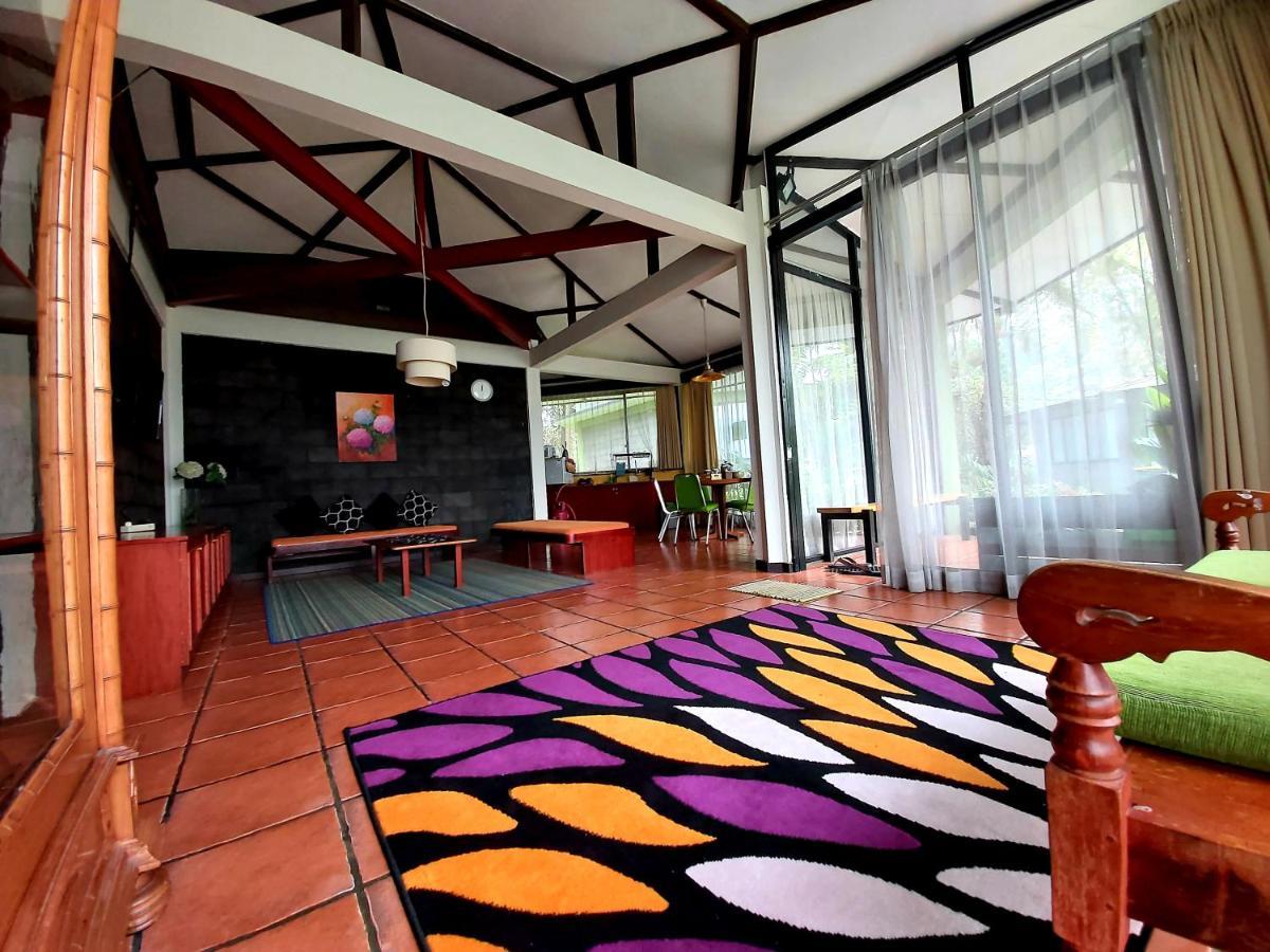 Vila Kolmas 59 Villa Bongkor Luaran gambar